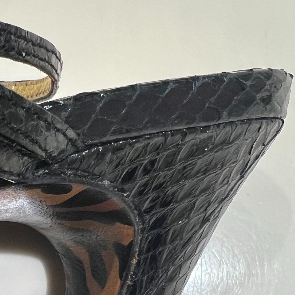 Betsy Johnson Vero Cuoio Soles Black & Gold Fringed Strappy Heels SIZE 6.5 M - Picture 11 of 12